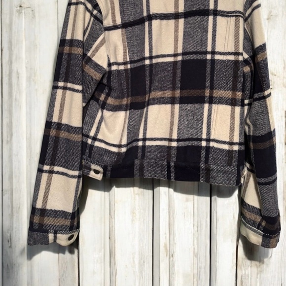 LIKE NEW Ashley By 26 International Women's Flannel Jacket - Picture 5 of 5